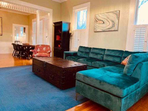 Pershing Place: Historic home with heated spa/pool by Zoo, Pearl, Golf, Witte detail