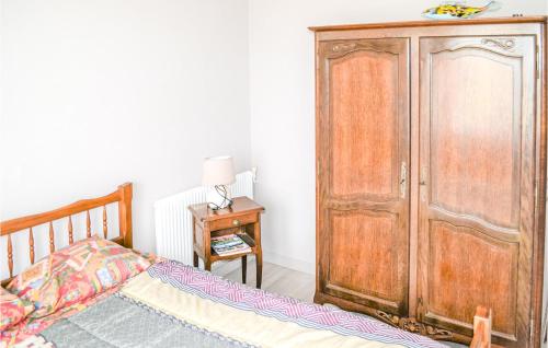 Beautiful home in Langon with WiFi and 2 Bedrooms