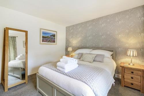 Smithy Cottage Hope Valley - image 6