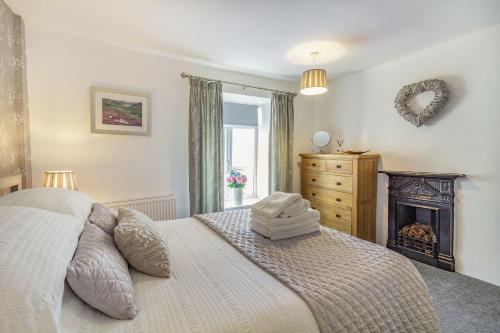 Smithy Cottage Hope Valley - main image