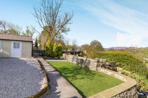 Smithy Cottage Hope Valley - image 11
