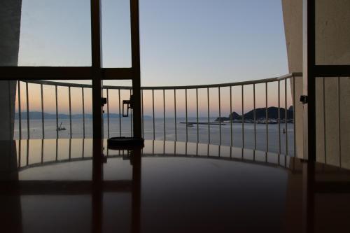 Western-Style Room with Panorama View of Kagoshima Bay - High Floor