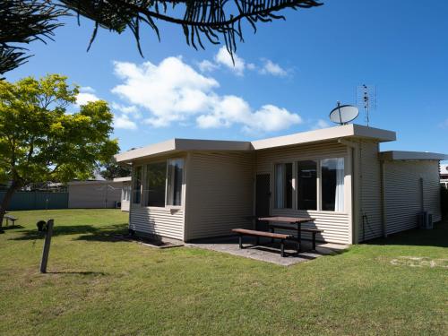 Mounties @ Sussex Room Type - Three-Bedroom Apartment with Lake View