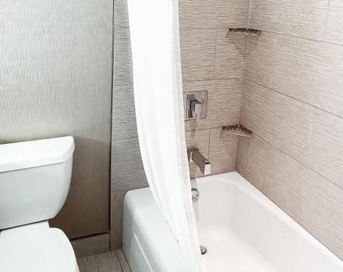 Crowne Plaza Chicago SW - Burr Ridge an IHG Hotel - main image