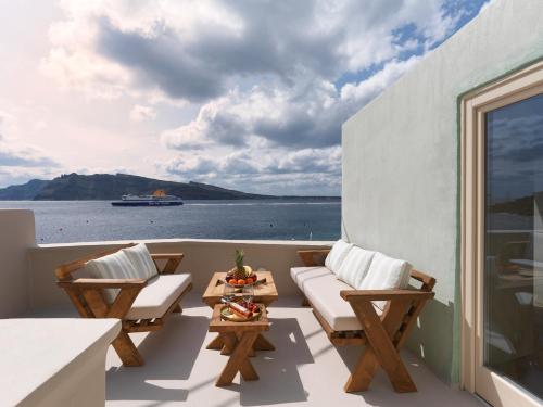 Secret Gem Suites, Oia