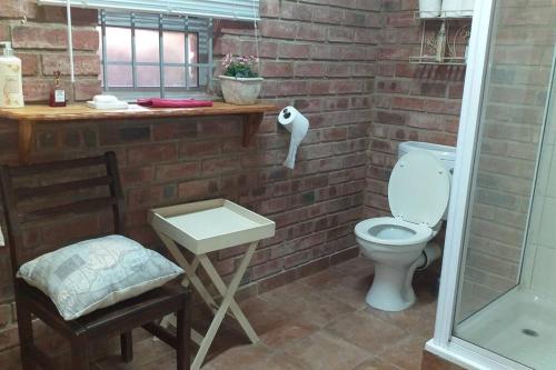 Bathroom, 64 Garrick Bachelor's Apartment in Saint Lucia Estuary