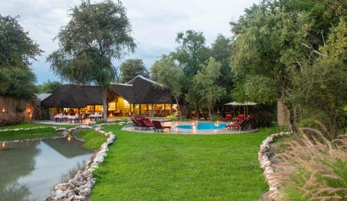 Zwembad, Onguma Forest Camp in Onguma