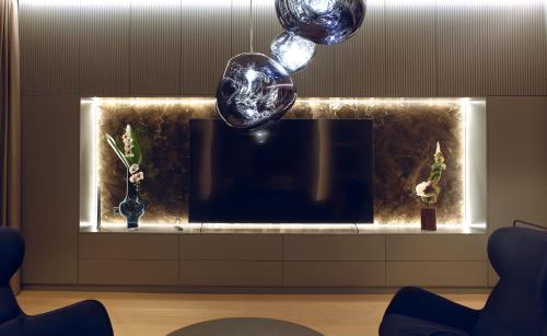 Luxury Smart Home Apartment in Vilnius Old Town, Sleep on Hästens 5