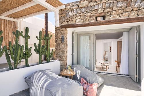 Adorno Beach Hotel and Suites - image 13