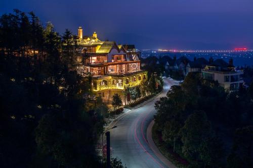 Tengchong Lanyue Hot Spring Hotel