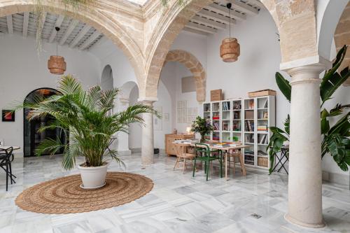 Oprema, Art Suites by Casa de Indias in El Puerto de Santa Maria Center