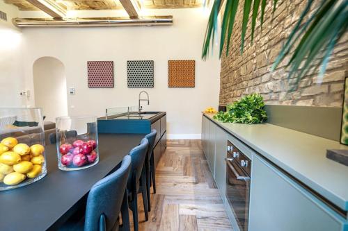 PALAZZO DEI SIGNORI LUXURY DESIGN LOFT APT with view, Florence