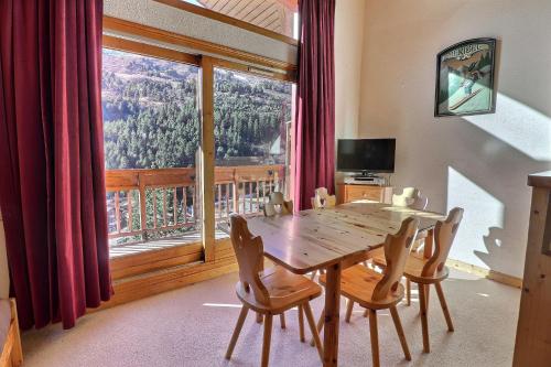3 bedrooms, 6 beds