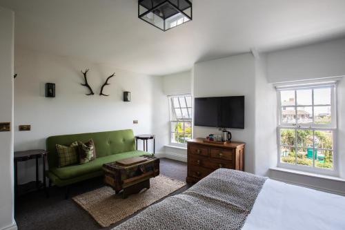 The Bath Hotel - image 6