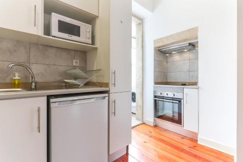 Vita Portucale | Stylish Apartment Campo Ourique - image 5