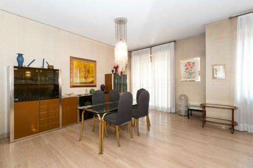 GuestHost - Massaua Roomy Vintage Apartment, Turín (fotografie 4)