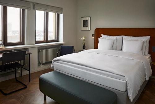 1 queen bed