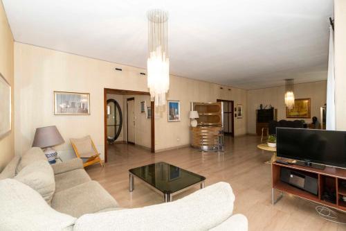 Massaua Roomy Vintage Apartment, Turin