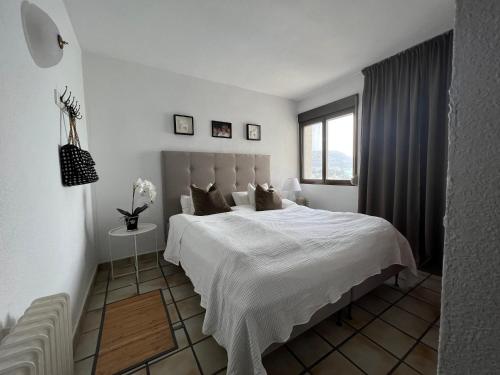 Two-Bedroom Apartment image 8