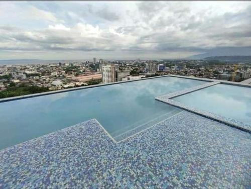 AEON TOWERS STUDIO SUITE (by:skyspottravelcentra) - 수영장