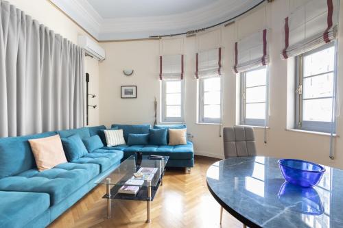 Ideal 4 bdr Apartment in Plaka for 10!, Athens