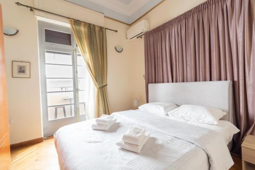 Ideal 4 bdr Apartment in Plaka for 10!, Athen