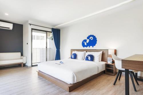 room detail thumbnail 1