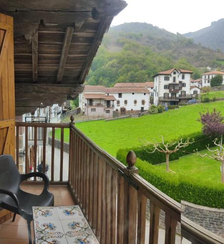 Kilátás, Hostal Mendaurpe in Ituren