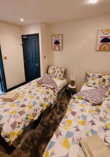 Old Green Lantern, Private En-suite Double Bedroom