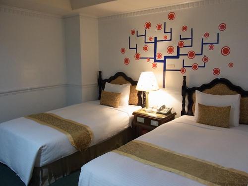 room detail thumbnail 2