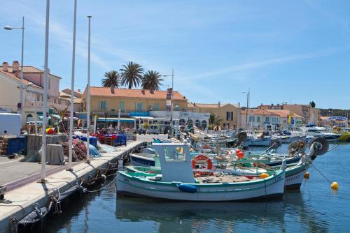 A 500 mètres des plages et du port du brusc, Les terrasses des embiez avec piscine et spa 5