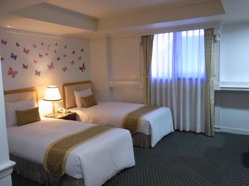 room detail thumbnail 1