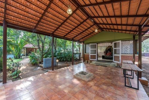 SaffronStays Foresta By The Lake, Kamshet