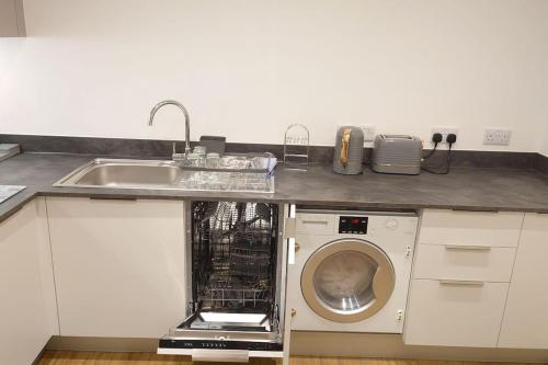 1 Bedroom Jewellery Quarter Apartment, Birmingham (zdjęcie 7)