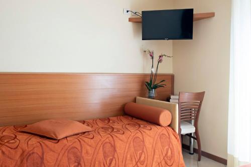 Triple Room image 2