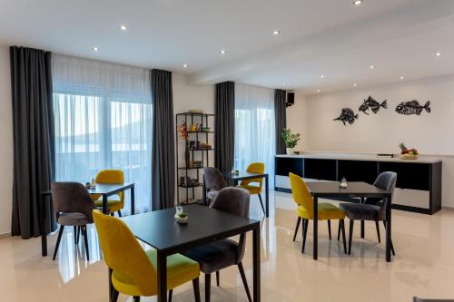 อาหารและเครื่องดื่ม, Villa Fortis B&B in ออกรุค กอนจิ