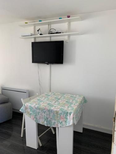 Apartment image 8
