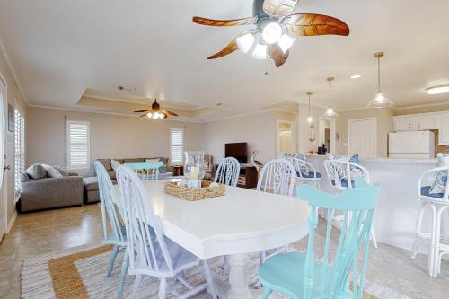 Bayside Bliss in Crystal Beach, USA