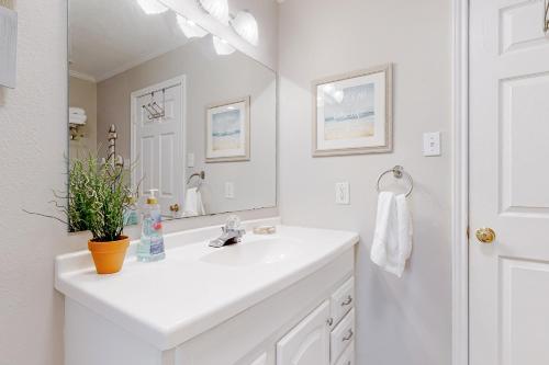 Bayside Bliss in Crystal Beach, USA