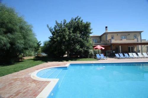 HEATED POOL , JACUZZI, WIFI ,GAMES ROOMS,9 BEDROOMS gîte à louer Pereiro