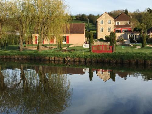 Calme au Canal de Centre chambre d'hôte Saint-Léger-sur-Dheune