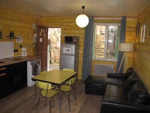 Appartement T1 bis cosy avec patio 17 BIS - Location saisonnière - Tourbes