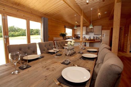 Cambridgeshire Lakes - luxury lodges in a stunning lake location