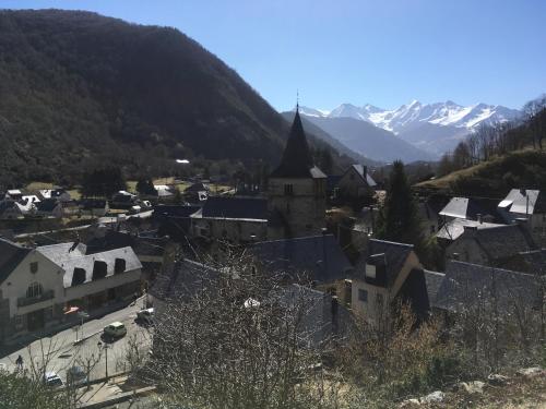 Appartement dans ancienne maison pyrénéenne. - Apartment - Cadéac