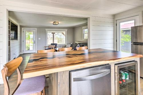 Amenity-Packed Nebo Oasis with Deck and Mtn Views in Nebo, USA