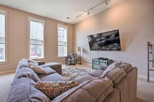Charming Dtwn Holland Escape Above Crust 54! in Holland, USA