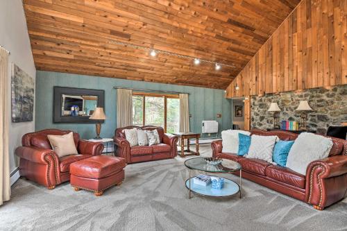 Decked-Out Home Hot Tub, Pool, Fire Pit and More! in Monroe, USA