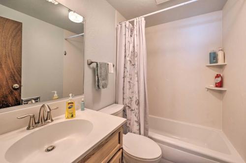 McCall Rustic Retreat - Walk to Payette Lake!