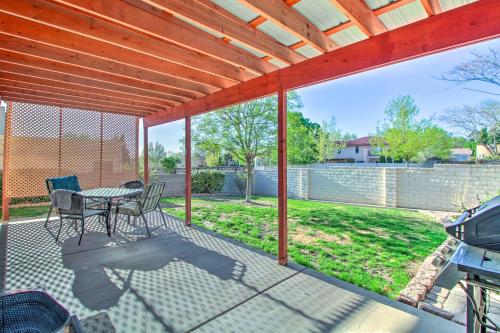 Casa Especial Family Retreat with Pool Table! in Alameda, USA