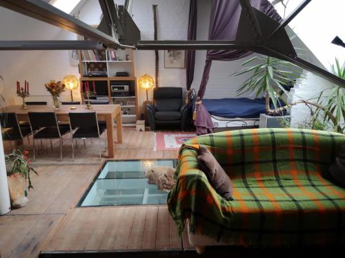 Artistic loft apartment with big sun terrace - Location saisonnière - Gand